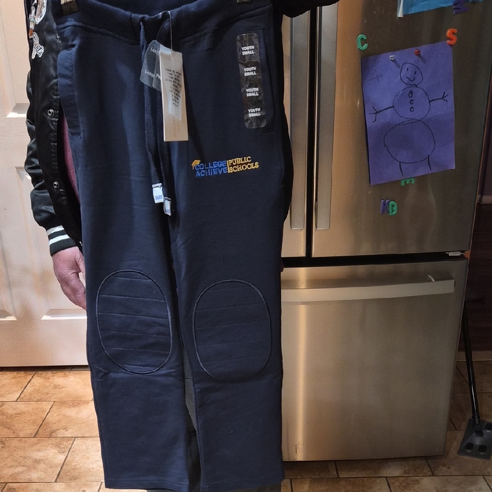 NWT Navy Blue BOYS Sweatpants with Logo Lenth 31"